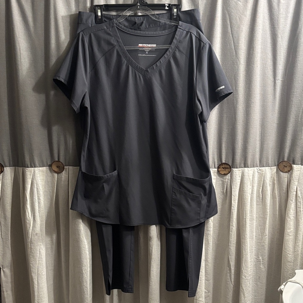 Skechers scrubs XL L like new
